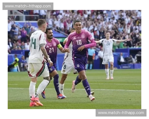 铁血战车撞击星月之魂:德国队vs土耳其直播,这一夜足球将点燃欧洲之心 铁血战车撞击星月之魂:德国队vs土耳其直播,这一夜足球将点燃欧洲之心